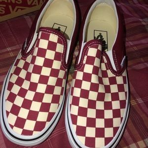 Burgundy & off-white checkered slip on Vans